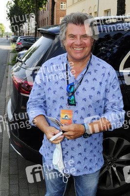 Ankunft zur Aufzeichnung der TV-Show 'Schlagerparty mit Ross Antony' in Leipzig