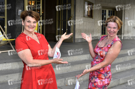 Photocall zur Spielzeiteröffnung der Komödie am Kurfürstendamm in Berlin