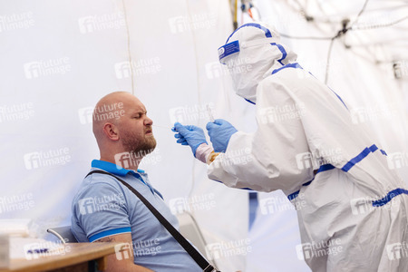 Corona-Testzentrum am Flufhafen Köln Bonn