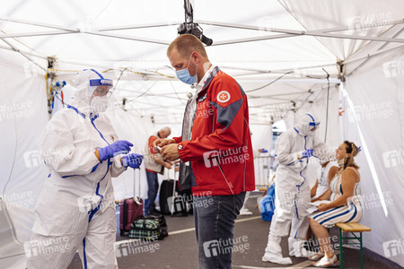 Corona-Testzentrum am Flufhafen Köln Bonn