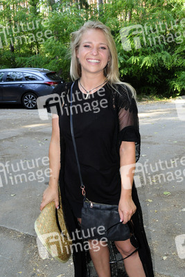 Aufzeichnung der TV-Show 'Schlagerlagerfeuer - Die Strandparty 2020' in Halle