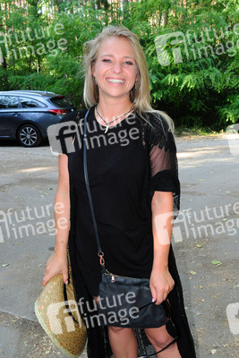 Aufzeichnung der TV-Show 'Schlagerlagerfeuer - Die Strandparty 2020' in Halle