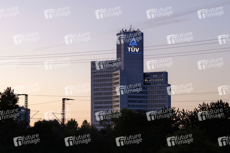 Symbolfoto TÜV Rheinland