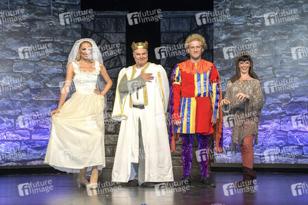 Medienpremiere 'Monty Python’s Spamalot - die Suche nach dem heiligen Gral' in Berlin