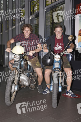 Preview 'Ausgrissn! In der Lederhosn nach Las Vegas' in München