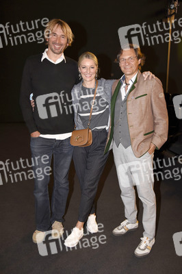 Preview 'Ausgrissn! In der Lederhosn nach Las Vegas' in München