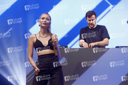 Konzert von Glasperlenspiel in Bonn