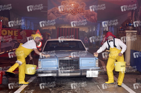 Presse-Premiere 'Clown-Car-Wash' in München