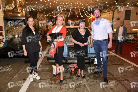 Presse-Premiere 'Clown-Car-Wash' in München