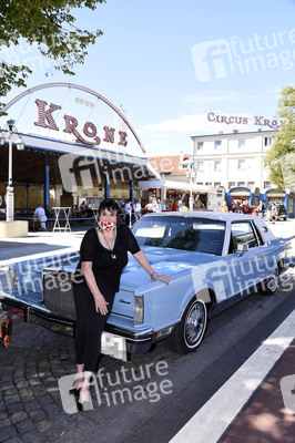 Presse-Premiere 'Clown-Car-Wash' in München