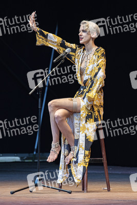 Auftritt von Lisa Eckhart in Dresden