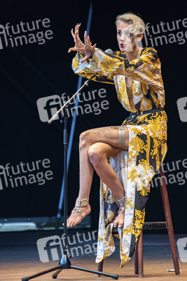 Auftritt von Lisa Eckhart in Dresden