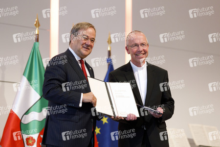 Verleihung des Landesverdienstordens Nordrhein-Westfalen in Köln