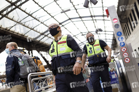 Großaktion zur Einhaltung der Maskenpflicht in Köln