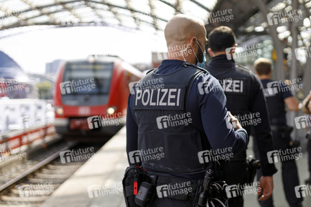 Großaktion zur Einhaltung der Maskenpflicht in Köln