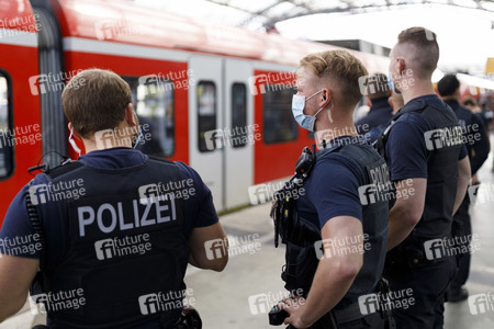 Großaktion zur Einhaltung der Maskenpflicht in Köln