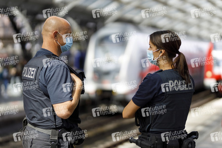 Großaktion zur Einhaltung der Maskenpflicht in Köln