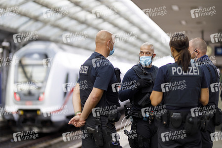 Großaktion zur Einhaltung der Maskenpflicht in Köln