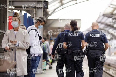 Großaktion zur Einhaltung der Maskenpflicht in Köln