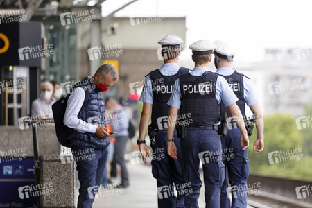 Großaktion zur Einhaltung der Maskenpflicht in Köln