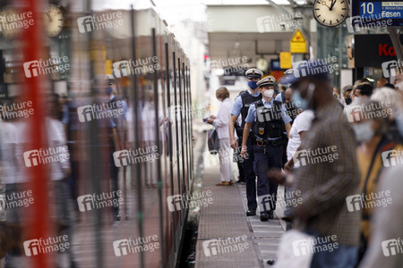 Großaktion zur Einhaltung der Maskenpflicht in Köln