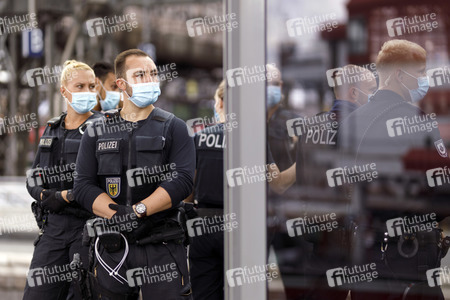 Großaktion zur Einhaltung der Maskenpflicht in Köln