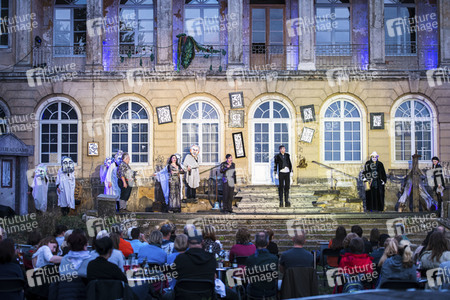 Theaterpremiere 'The Addams Family' in Dresden