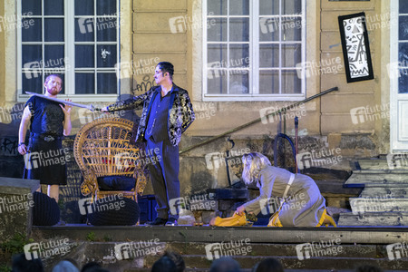 Theaterpremiere 'The Addams Family' in Dresden