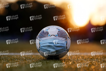 Symbolfoto Fußball während der Corona-Krise