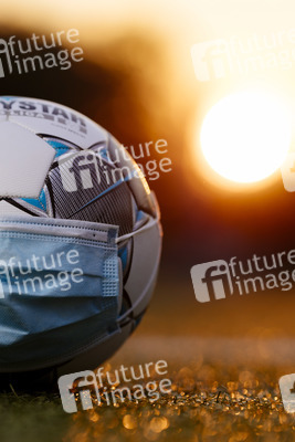 Symbolfoto Fußball während der Corona-Krise