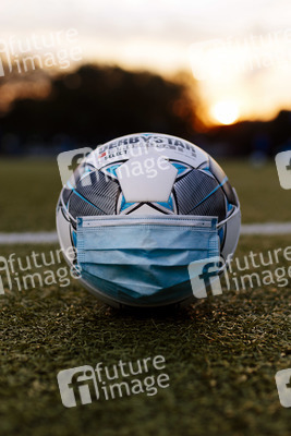Symbolfoto Fußball während der Corona-Krise