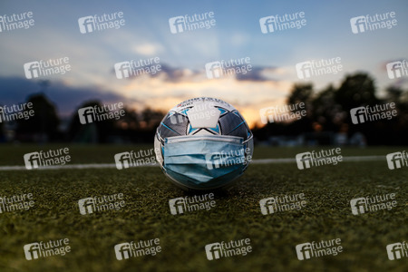Symbolfoto Fußball während der Corona-Krise