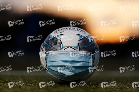 Symbolfoto Fußball während der Corona-Krise