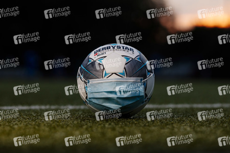 Symbolfoto Fußball während der Corona-Krise