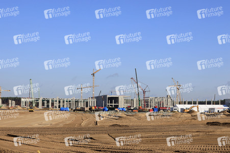 Richtfest auf der Baustelle der Tesla Gigafactory in Grünheide