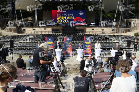 Pressekonferenz 'Back to Live' in Berlin