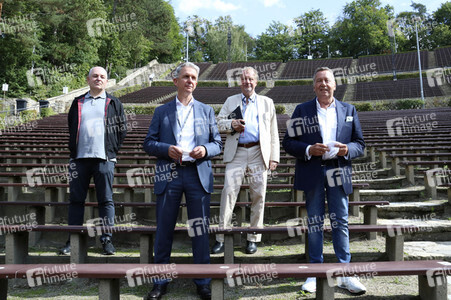 Pressekonferenz 'Back to Live' in Berlin