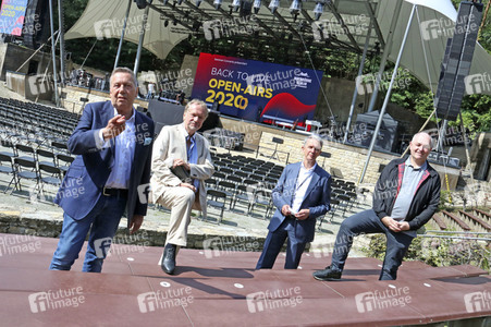 Pressekonferenz 'Back to Live' in Berlin