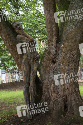 BodyArt Performance von Jörg Düsterwald in Wunstorf