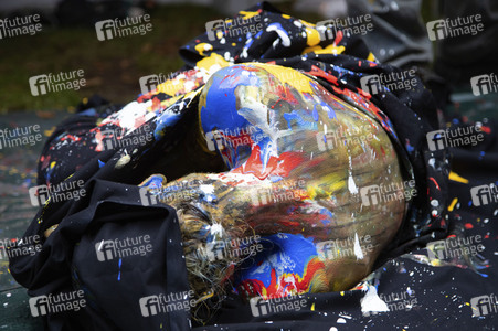 BodyArt Performance von Jörg Düsterwald in Wunstorf