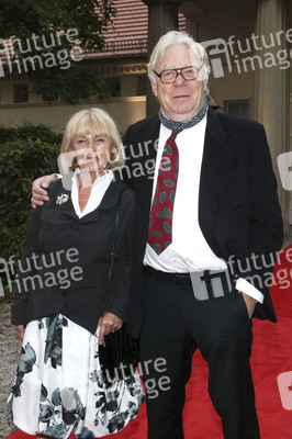 Theaterpremiere 'Gottes Lebenslauf' in Berlin