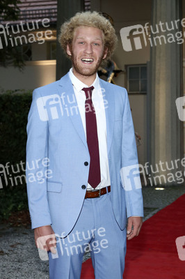 Theaterpremiere 'Gottes Lebenslauf' in Berlin