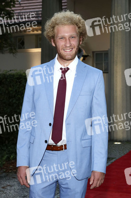 Theaterpremiere 'Gottes Lebenslauf' in Berlin