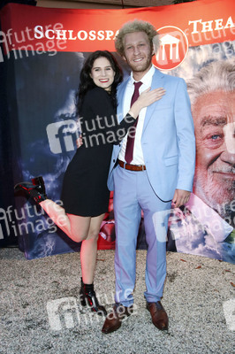 Theaterpremiere 'Gottes Lebenslauf' in Berlin