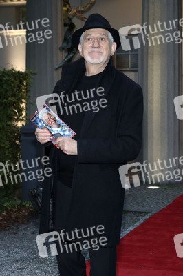 Theaterpremiere 'Gottes Lebenslauf' in Berlin