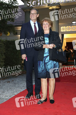 Theaterpremiere 'Gottes Lebenslauf' in Berlin