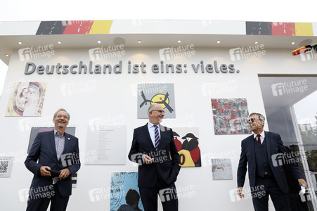 Eröffnung 'Einheits-Expo' in Potsdam
