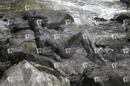 NATURE ART: Stein im Fluss / Stone in a River Bodypainting