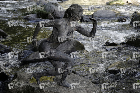 NATURE ART: Stein im Fluss / Stone in a River Bodypainting