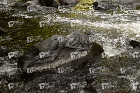 NATURE ART: Stein im Fluss / Stone in a River Bodypainting
